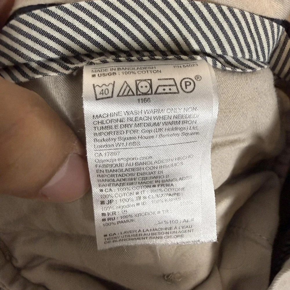 Banana Republic brand banana